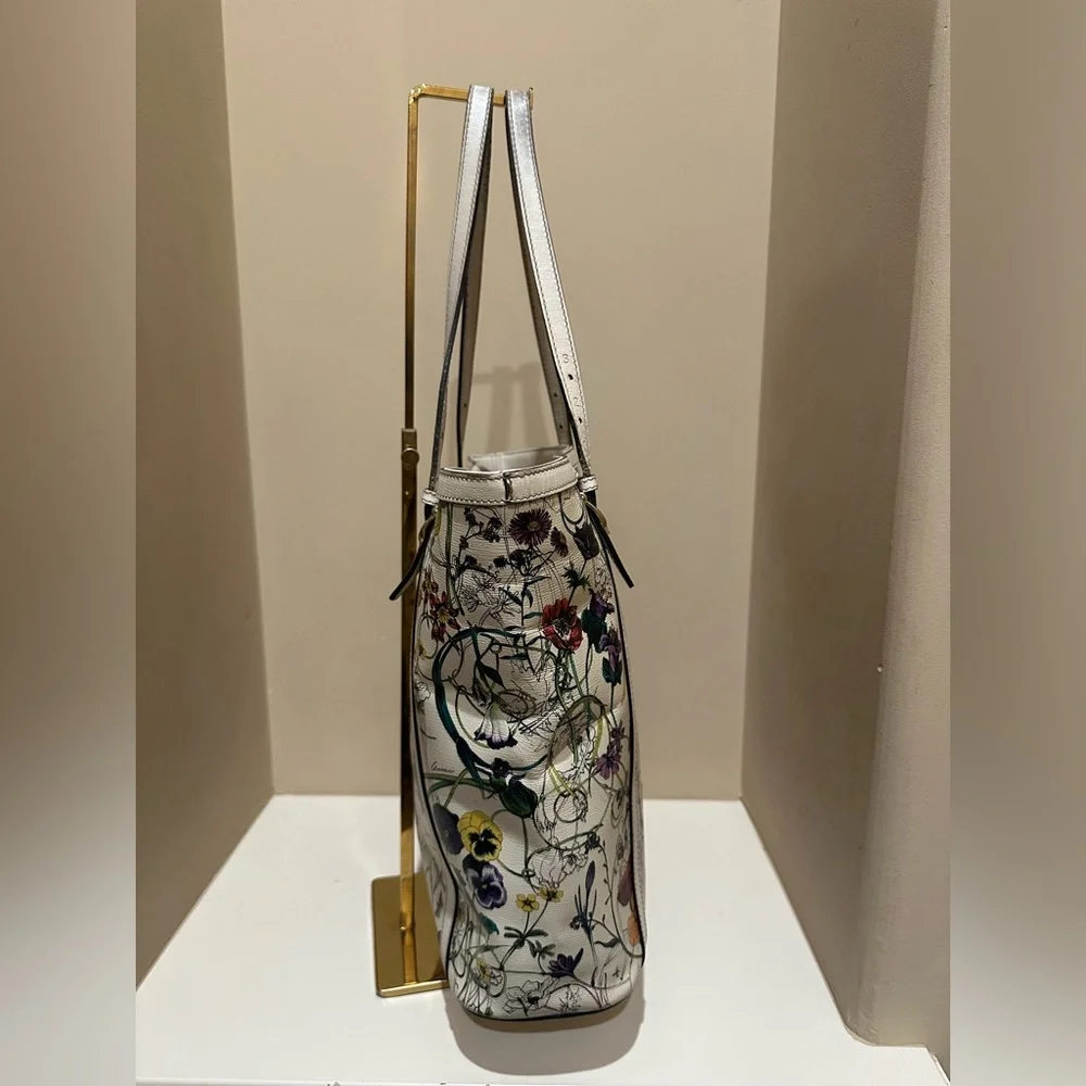 Gucci Flora Infinity Medium Tote Off
White - Picture 2 of 16